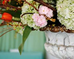 PHOTO: urn