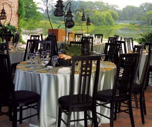 PHOTO: seated dinner event