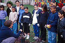 PHOTO: organizing the new gardeners