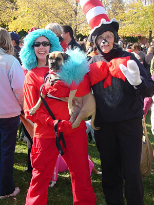 PHOTO: The Cat in the Hat, Thing 1, and Thing 2