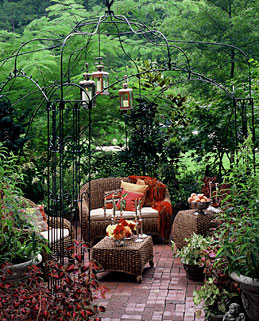 PHOTO: patio garden designed by Jon Carloftis.