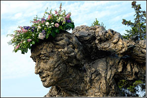 PHOTO: Carolus Linnaeus sculpture