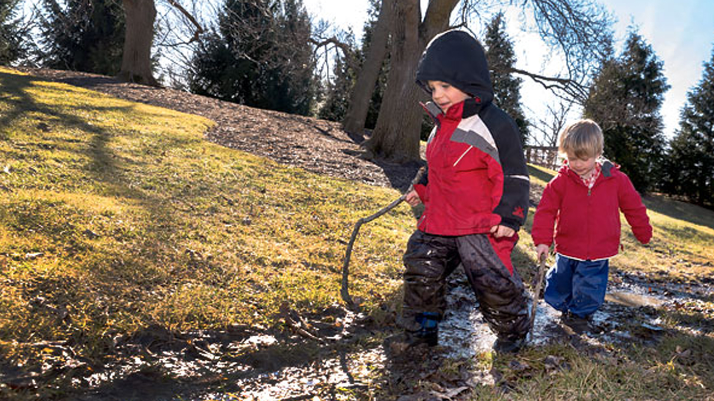 kids walking in winter
