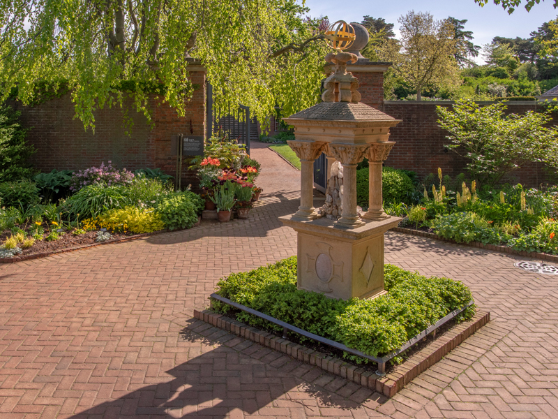 English Garden guardian