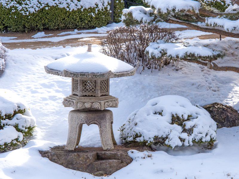 snow lantern