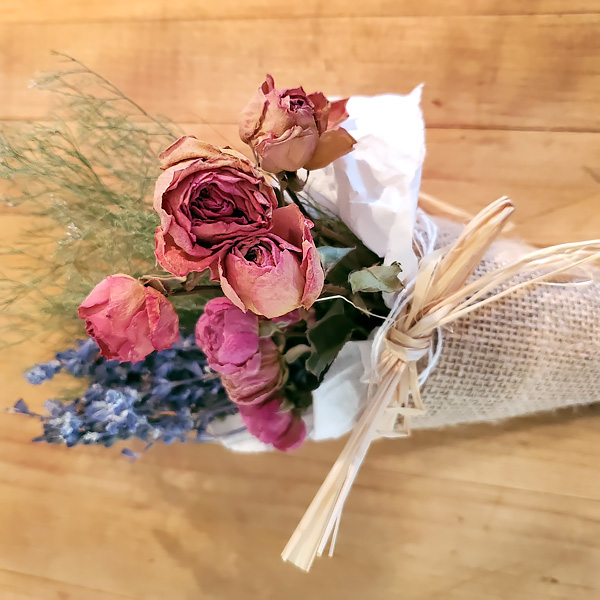 dried flower bouquet