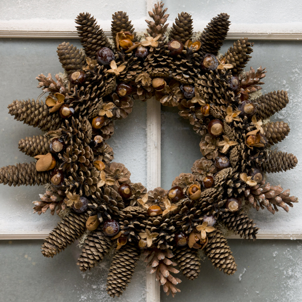 Wreath pinecone craft