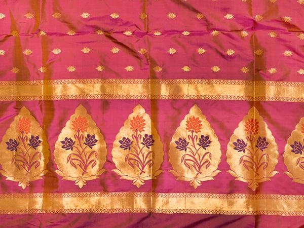 Saree – Red Banner