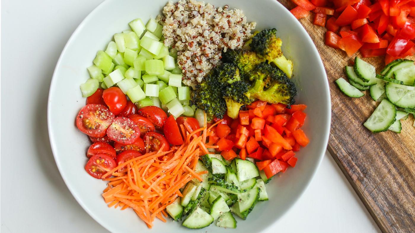 Cooking: market salad