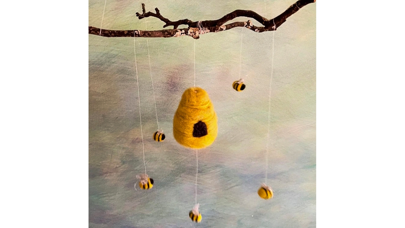 Learning Botanical Arts Felt Bees